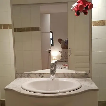 Le Clos Des Lavandes Casa de hóspedes *